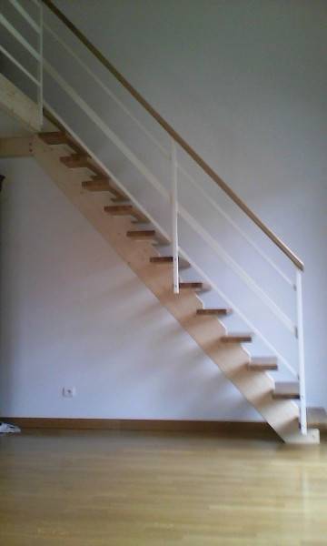 Fabrication et pose d'escalier à Thuy